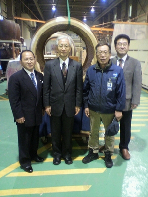 宮司さん(左から2番目)